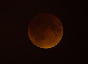 total-lunar-eclipse-sept-27-2015-DC-nasa-aubrey-gemignani-1